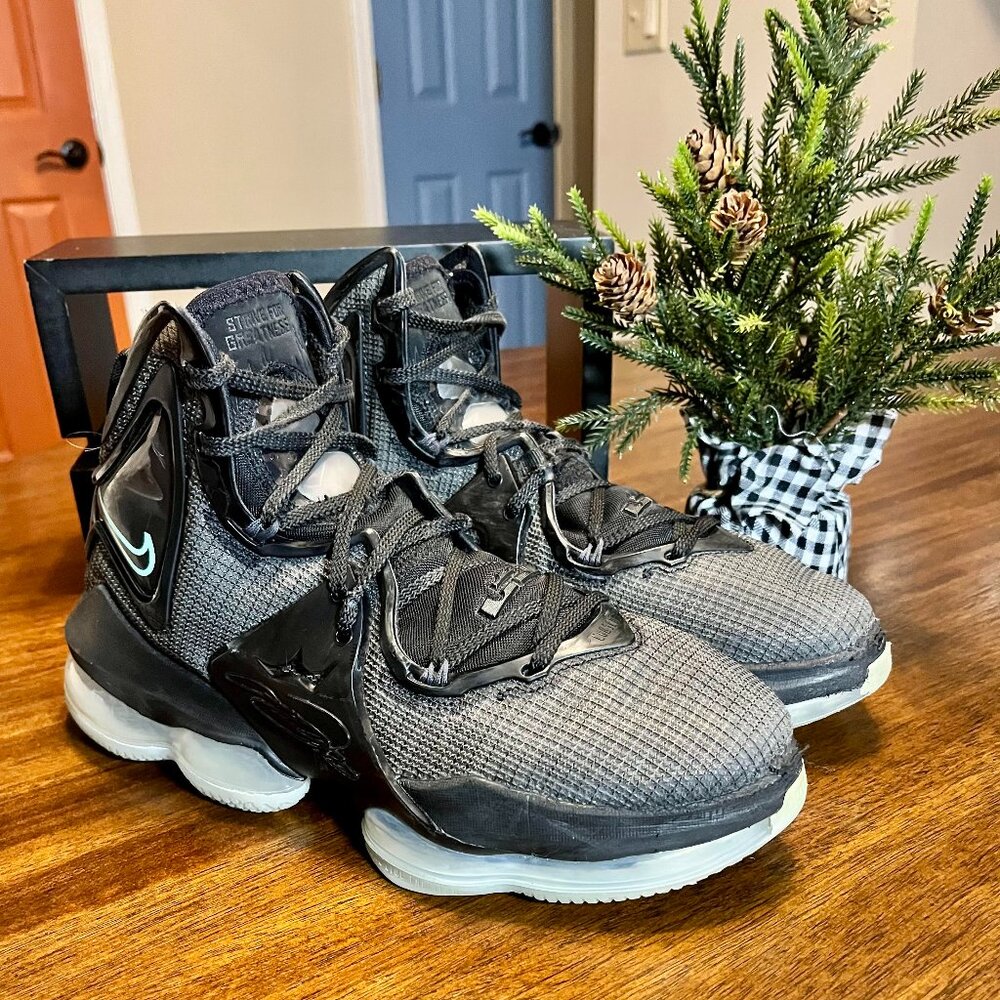 Nike LeBron James XIX 2022 Black/Green Glow Anthracite Basketball Shoes Size 7.5